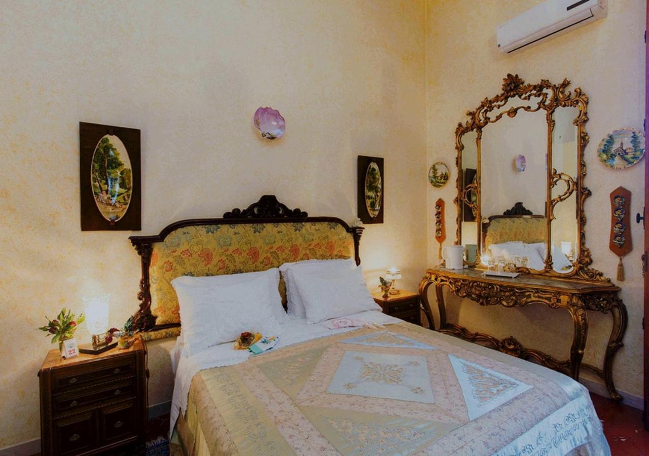 B&B Atmosfere Del Centro Storico Napoli Eksteriør billede