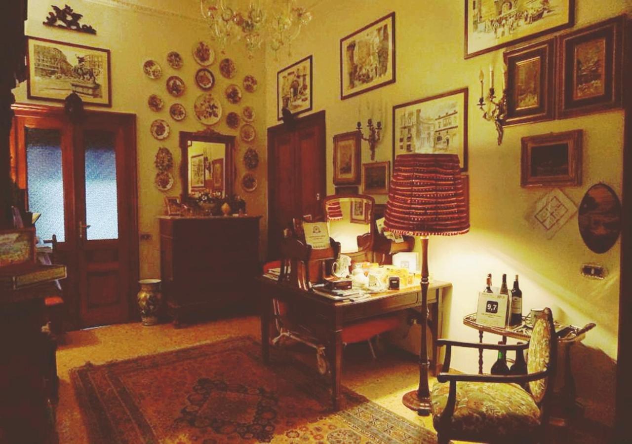 B&B Atmosfere Del Centro Storico Napoli Eksteriør billede